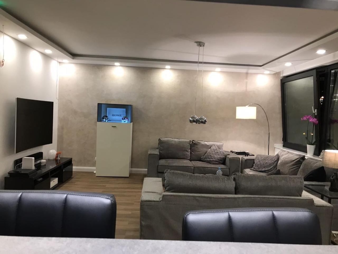 Zuhause , Keine Party, 2 Erwachsene Appartement Düsseldorf